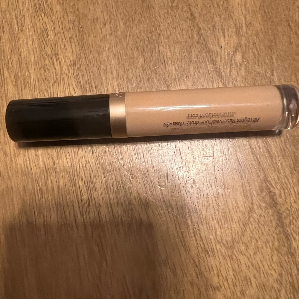 Born this way medium nude concealer